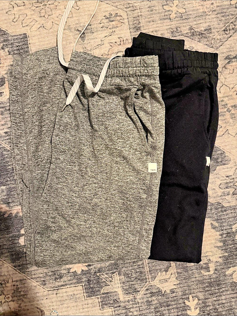 Vuori Performance Jogger Gray & Black Pants Set